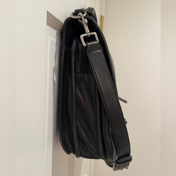 Black leather Coach Briefcase - Picture 4 of 10